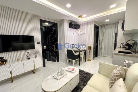 Condo in Pattaya, Thailand, 1 bedroom  № 195838 - photo 2