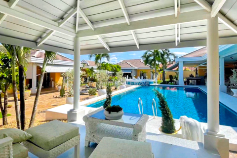 Дом в Паттайе, Таиланд с 8 спальнями  № 146542 - фото 2