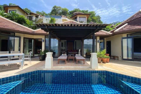 Villa in Kathu, Thailand 3 bedrooms № 156721 - photo 1
