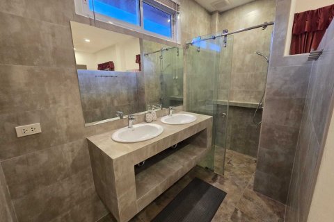 Duplex in Kathu, Thailand 4 bedrooms № 158655 - photo 25