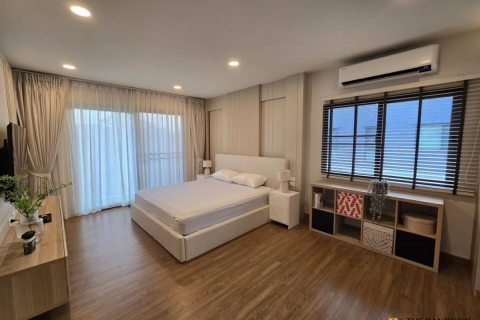 Maison à Bangkok, Thaïlande 4 chambres № 190328