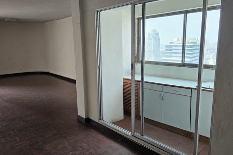 Condo à Bang Rak, Bangkok, Thaïlande, 3 chambres № 201071 - photo 5
