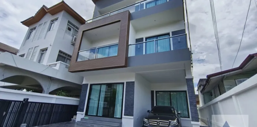 บ้านในวัฒนา, กรุงเทพฯ, ประเทศไทย 4 ห้องนอน № 214474