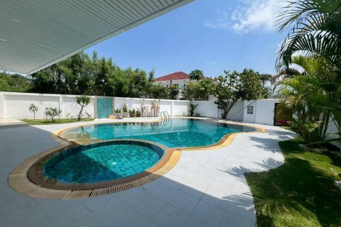 Вилла в Паттайе, Таиланд с 4 спальнями  № 170613 - фото 3