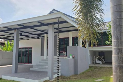 House in Surat Thani, Thailand 3 bedrooms № 170610