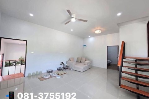 House in Surat Thani, Thailand 3 bedrooms № 170610 - photo 5