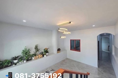 House in Surat Thani, Thailand 3 bedrooms № 170610 - photo 7