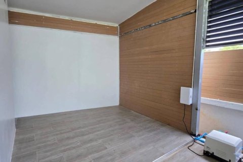 House in Surat Thani, Thailand 3 bedrooms № 170610 - photo 3