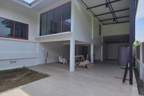 House in Surat Thani, Thailand 3 bedrooms № 170610 - photo 10