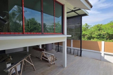 House in Surat Thani, Thailand 3 bedrooms № 170610 - photo 12