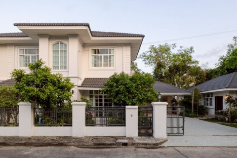 Вилла в Сан Кампаенге, Таиланд с 5 спальнями  № 170792 - фото 2