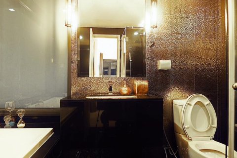 Condo in Bangkok, Thailand, 2 bedrooms  № 133768 - photo 12
