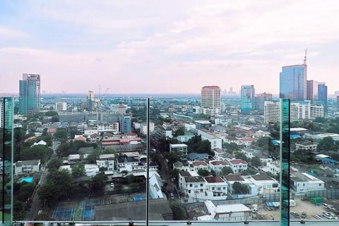 Condo in Bangkok, Thailand, 2 bedrooms  № 133768 - photo 10