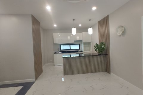 Villa in Hang Dong, Thailand 5 bedrooms № 159317 - photo 8