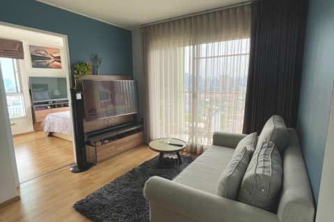 Studio in the Condo in Suan Luang, Bangkok, Thailand № 159319