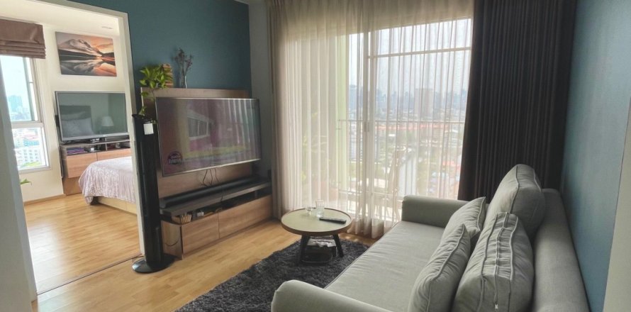 Studio in the Condo in Suan Luang, Bangkok, Thailand  № 159319