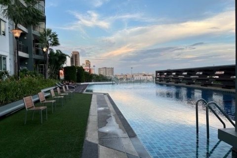 Studio dans le Condo à Huai Khwang, Bangkok, Thaïlande  № 159321 - photo 10