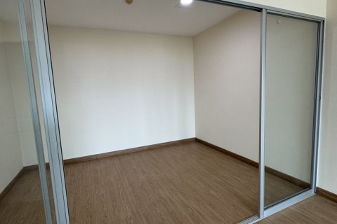 Studio dans le Condo à Huai Khwang, Bangkok, Thaïlande  № 159321 - photo 6
