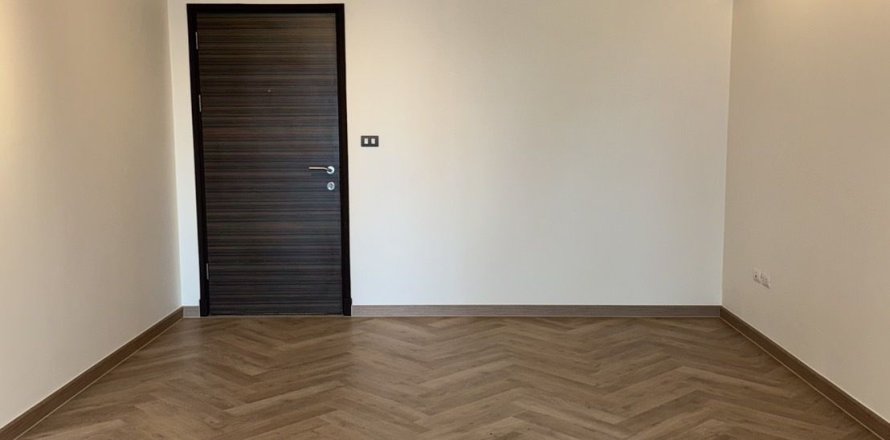 Studio dans le Condo à Huai Khwang, Bangkok, Thaïlande  № 159321