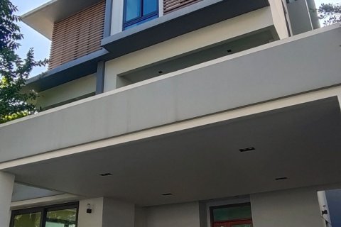 Duplex in Khan Na Yao, Bangkok, Thailand 5 bedrooms № 154654 - photo 2