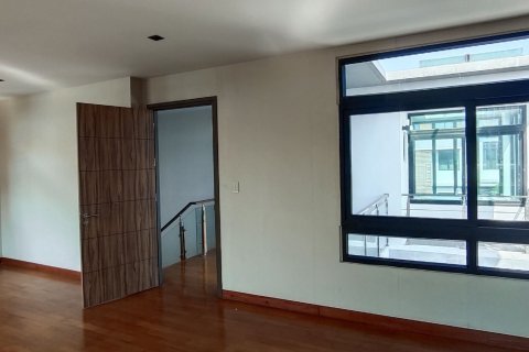 Duplex in Khan Na Yao, Bangkok, Thailand 5 bedrooms № 154654 - photo 5