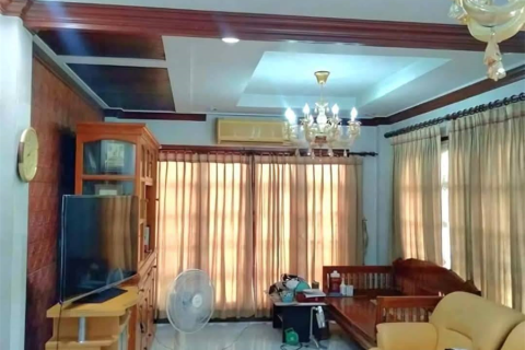 Maison à Bangkok, Thaïlande 4 chambres № 189446