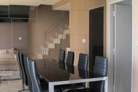 Дуплекс в Пхракханонге, Бангкок, Таиланд с 2 спальнями  № 154459 - фото 6