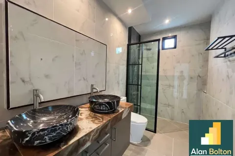 Casa de 3 dormitorios en Pattaya, Tailandia № 211294 - foto 9