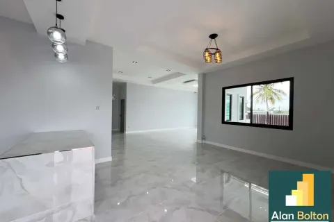 Casa de 3 dormitorios en Pattaya, Tailandia № 211294 - foto 12