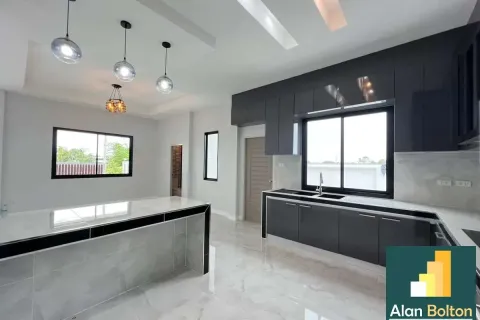 Casa de 3 dormitorios en Pattaya, Tailandia № 211294 - foto 5