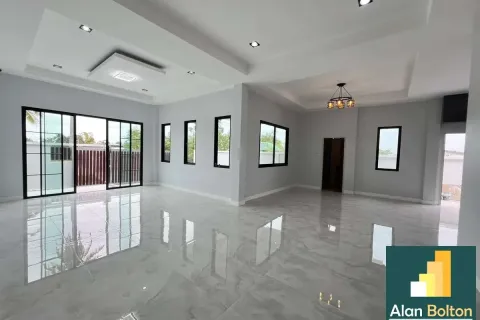 Casa de 3 dormitorios en Pattaya, Tailandia № 211294 - foto 10