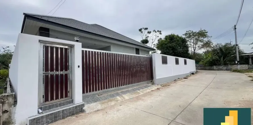 Casa de 3 dormitorios en Pattaya, Tailandia № 211294