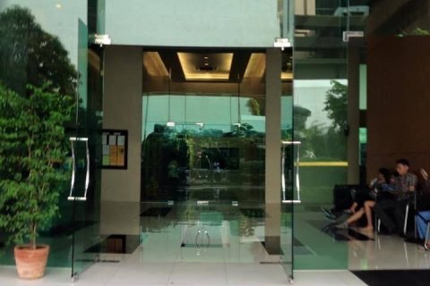 Кондоминиум с 2 спальнями в Ваттхане, Бангкок, Таиланд № 153528 - фото 4