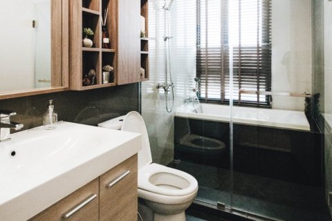 Кондоминиум с 3 спальнями в Бангкоке, Таиланд № 143040 - фото 12