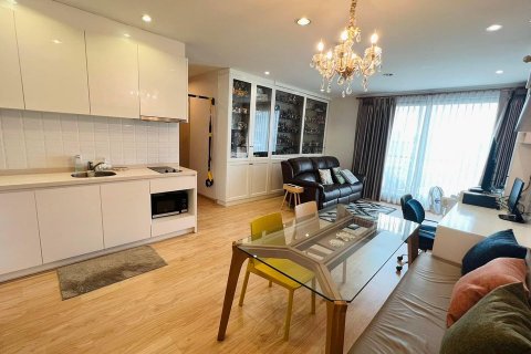 Кондоминиум с 2 спальнями в Бангкоке, Таиланд № 143038 - фото 1