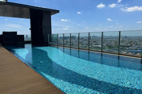 Кондоминиум с 2 спальнями в Бангкоке, Таиланд № 143038 - фото 18