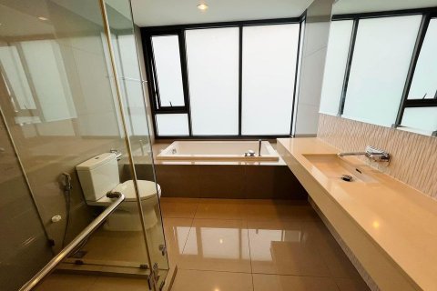 Кондоминиум с 2 спальнями в Бангкоке, Таиланд № 143038 - фото 14