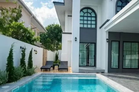 Casa de 5 dormitorios en Jomtien Beach, Pattaya, Tailandia № 210691 - foto 21