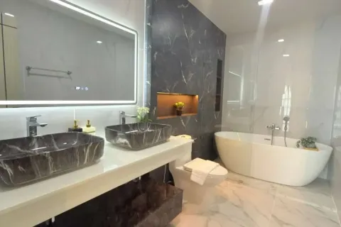 Casa de 5 dormitorios en Jomtien Beach, Pattaya, Tailandia № 210691 - foto 9