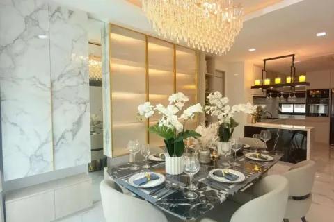 Casa de 5 dormitorios en Jomtien Beach, Pattaya, Tailandia № 210691 - foto 18