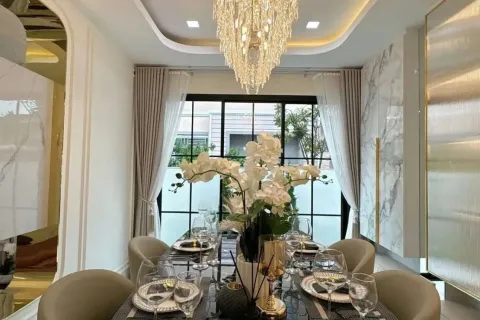 Casa de 5 dormitorios en Jomtien Beach, Pattaya, Tailandia № 210691 - foto 6