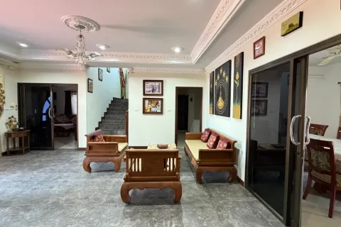 Casa de 4 dormitorios en Pattaya, Tailandia № 210688 - foto 30