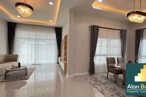 Casa de 3 dormitorios en Pattaya, Tailandia № 210692 - foto 16