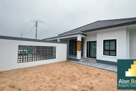 Casa de 3 dormitorios en Pattaya, Tailandia № 210692 - foto 15
