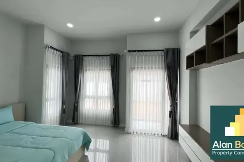 Casa de 3 dormitorios en Pattaya, Tailandia № 210692 - foto 11