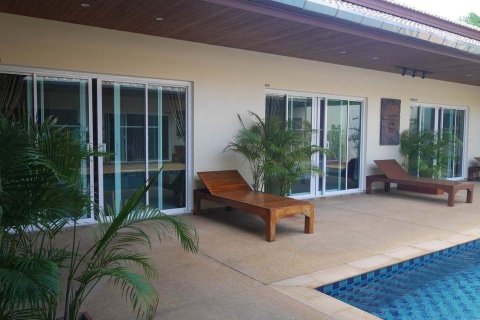 Villa in Phuket, Thailand 6 bedrooms № 148476 - photo 1