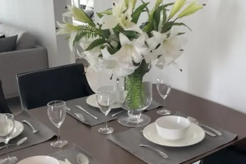 Condo à Samut Prakan, Thaïlande, 3 chambres № 148474 - photo 2