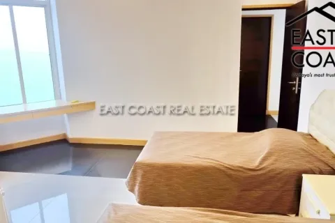 Condominio de 3 dormitorios en Jomtien Beach, Pattaya, Tailandia № 213881 - foto 30
