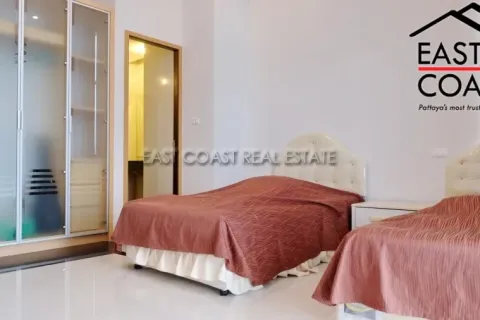Condominio de 3 dormitorios en Jomtien Beach, Pattaya, Tailandia № 213881 - foto 27