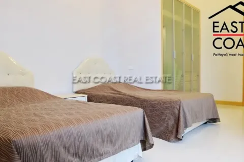 Condominio de 3 dormitorios en Jomtien Beach, Pattaya, Tailandia № 213881 - foto 29